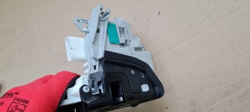 A6 C7 4G ZÁMEK DVEŘE PRAVÝ PŘEDNÍ 5PIN 8J1837016F A7 S7