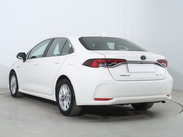 Toyota Corolla XII Sedan 1.8 Hybrid 122KM 2021 Toyota Corolla 1.8 Hybrid, Salon Polska, zdjęcie 3