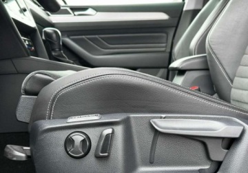 Volkswagen Passat B8 Variant Facelifting 2.0 TSI 190KM 2022 Volkswagen Passat LED Travel Assist Kamera ACC Salon Polska FVAT23, zdjęcie 23