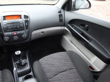 Kia Ceed I SW 1.4 109KM 2008 Kia Ceed 1.4 CVVT, Klima, Parktronic, zdjęcie 7