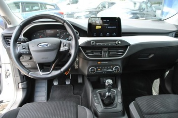 Ford Focus IV Hatchback 1.5 EcoBlue 95KM 2019 Ford Focus TrendEdition 1,5 EcoBlue 95KM ASO Gwar, zdjęcie 13
