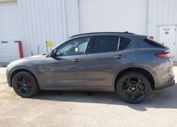 Alfa Romeo Stelvio 2022 Alfa Romeo Stelvio 2022r., Veloce Ti Awd, 2L, od ubezpieczalni 2.0 Benzyna, zdjęcie 2