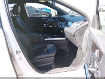 Mercedes GLA II 2021 Mercedes-Benz GLA 250 2021 2.0 Benzyna 221KM, zdjęcie 9