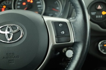 Toyota Yaris III Hatchback 5d Facelifting 1.33 Dual VVT-i 99KM 2016 Toyota Yaris 1.33 Dual VVT-i, Salon Polska, zdjęcie 15