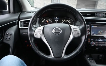 Nissan Qashqai II Crossover 1.2 DIG-T 115KM 2016 Nissan Qashqai 1.2 DIG-T N-Vision Xtronic Kamera 360 Nawigacja 1.2 Benzyna, zdjęcie 30