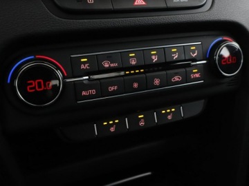 Kia XCeed Crossover 1.4 T-GDI 140KM 2019 Kia XCeed full LED navi klima auto grzane fotele, zdjęcie 24