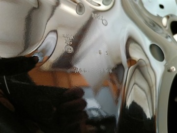 DVEŘE LEVÉ ZADNÍ VW TOUAREG III 760