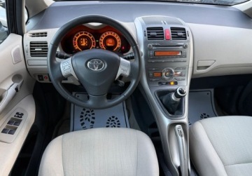 Toyota Auris I Hatchback 1.8 Valvematic 147KM 2009 Toyota Auris 147 KM, Xenony, salon Polska, serwis ASO 1.8 Benzyna 147KM, zdjęcie 3