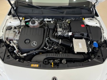Mercedes Klasa A W177/V177 Hatchback Plug-In 1.3 250e 218KM 2020 Mercedes-Benz A 250 e AMG Line / Plug In / Fotele, zdjęcie 17