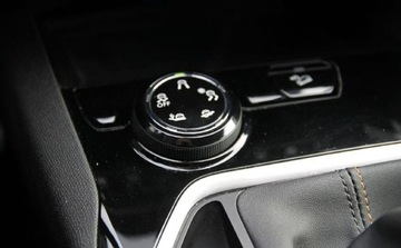 Peugeot 3008 II Crossover Facelifting  1.2 PureTech 130KM 2021 Peugeot 3008 Road Trip Manual SalonPL Gwarancja od RiA 1.2 Benzyna, zdjęcie 32