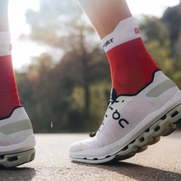 COMPRESSPORT RUN HIGH V4.0 Высокие носки для бега по щиколотку T2