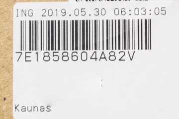 BMW X5 E53 8244439 ZADNÍ NÁRAZNÍK LEVÝ ZÁSLEPKA OTVORU VÝFUKOVÉHO LIŠTA