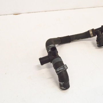 AUDI A4 AVANT 8W5 PŘÍVOD KAPALINY CHLADÍCÍHO MOTORU 8W0121030K 2017 2.0TDI