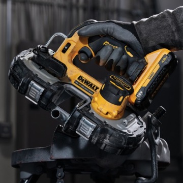 Ленточная пила 18В 2х4Ач DeWALT DCS377M2