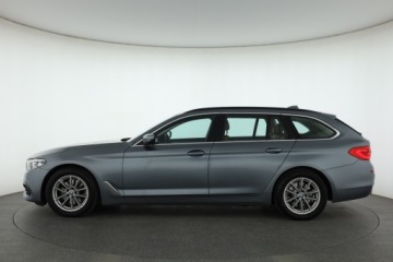 BMW Seria 5 G30-G31 Touring 530d 265KM 2018 BMW 5 530d, 261 KM, Automat, Skóra, Navi, Klima, zdjęcie 2