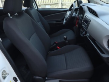 Toyota Yaris III Hatchback 5d Facelifting 2017 1.5 Dual VVT-iE 111KM 2017 Toyota Yaris 1.5 Dual VVT-i, Salon Polska, Klima, zdjęcie 8