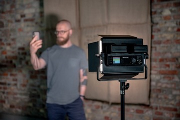 Светодиодная лампа Newell RGB Vividha Max