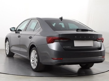 Skoda Octavia IV Liftback 1.5 TSI EVO 150KM 2022 Skoda Octavia 1.5 TSI e-tec, Salon Polska, zdjęcie 3