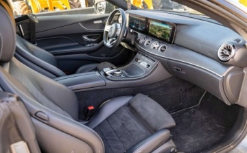 Mercedes Klasa E W213 Cabrio 2.0 200 184KM 2018 Mercedes-Benz Klasa E Mercedes-Benz Klasa E W213 2.0 4Matic 184KM AMG-Line, zdjęcie 15