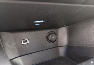 Peugeot 3008 I Crossover Facelifting 1.2 PureTech 130KM 2016 Peugeot 3008 z Gwarancja Od RiA 1.2 Benzyna 130KM, zdjęcie 27