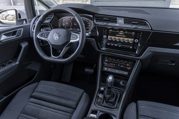 Volkswagen Touran III 1.5 TSI EVO 150KM 2025 Volkswagen Touran Highline 1.5 TSI EVO 150 KM DSG, zdjęcie 20