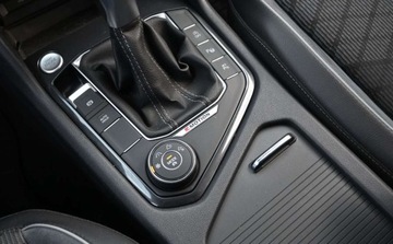 Volkswagen Tiguan II SUV Facelifting 2.0 TDI 200KM 2022 Volkswagen Tiguan 2,0 TDI 200 KM 4x4 R-LINE HEDA UP MATRIX Kamera 360 Nawi, zdjęcie 14