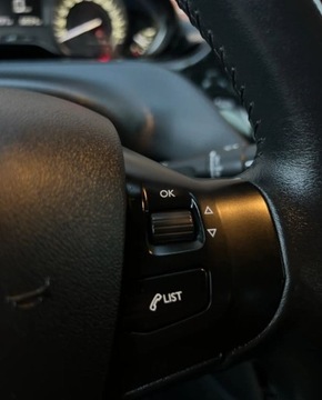 Peugeot 208 I Hatchback 5d Facelifting 1.2 PureTech 82KM 2017 Peugeot 208 Nawigacja Niski Przebieg Alu Gwarancja w cenie Warszawa VRVD, zdjęcie 24