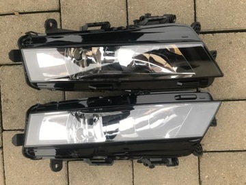2× SKODA OE 5E0941700F 5E0941699F
