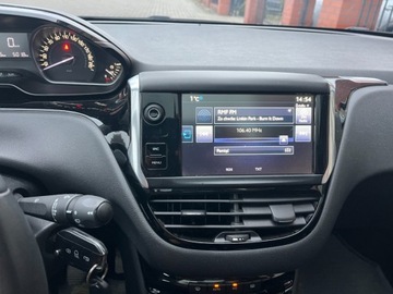 Peugeot 208 I Hatchback 5d Facelifting 1.6 BlueHDi 100KM 2016 Peugeot 208 1.6 diesel panorama dach zarej w PL ksiazka serwis zamiana, zdjęcie 10