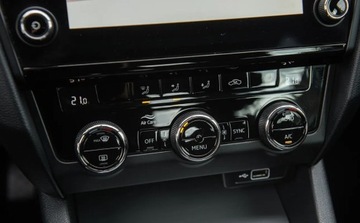 Skoda Octavia III Liftback Facelifting 2.0 TDI 150KM 2018 Skoda Octavia 2.0TDI 150KM Ledy Navi DsG 20 RS Full Serwis Vat 23 Gwaranci, zdjęcie 20