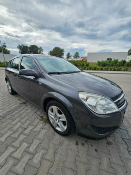 Opel Astra J Hatchback 5d 1.6 Twinport ECOTEC 115KM 2009 Opel Astra Klimatyzacja - 2009r - 1.6
