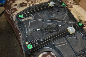 MECHANIZMUS ZVEDÁNÍ OKNO PP MERCEDES ML W166