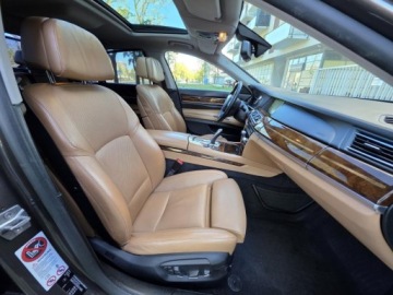 BMW Seria 7 F01 Sedan Facelifting 730d 258KM 2012 BMW 7 730d xDrive 3.0l diesel 258KM xDrive AWD/4X4 8 lat w jednych rękach, zdjęcie 36