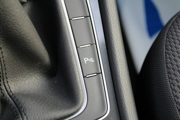 Volkswagen Golf VII Variant Facelifting 1.6 TDI-CR DPF BMT 115KM 2019 Volkswagen Golf Comfortline Gwarancja, zdjęcie 24