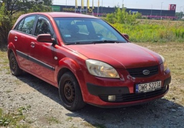 Kia Rio II Sedan 1.6 i 16V 112KM 2005 Kia Rio Kia Rio 1.6 Sport 1.6 Benzyna 112KM, zdjęcie 1