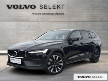 Volvo V60 II  Kombi Facelifting 2.0 B5 250KM 2024 Volvo V60 Cross Country V60 CC Plus B5 B AWD aut,