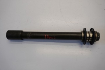 YAMAHA YZF-R6 RJ11 06-07 ОСЬ ПЕРЕДНЯЯ