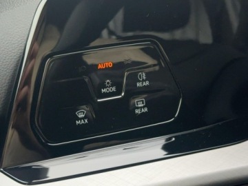 Volkswagen Golf VIII Hatchback 1.5 TSI EVO 130KM 2022 Volkswagen Golf Life 1.5 TSI 130KM, Serwis ASO, Gwarancja, FV23 1.5 129KM, zdjęcie 31