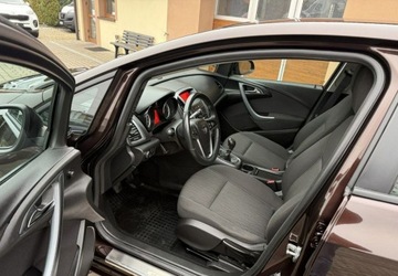 Opel Astra J Hatchback 5d Facelifting 1.6 Twinport ECOTEC 115KM 2013 Opel Astra 1,6 116KM Klimatyzacja Krajowy Serwisowany 1.6 Benzyna 115KM, zdjęcie 17