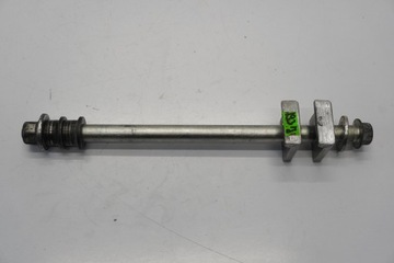 YAMAHA YZF-R 125 24- OŚKA OŚ TYŁ