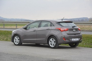 Hyundai i30 II Hatchback 5d 1.4 MPI 100KM 2012 Hyundai i30 1.4 MPI Benzyna gwarancja przebiegu, zdjęcie 4