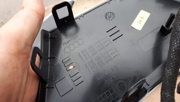 A4 B9 НАКЛАДКИ ПОДЪЕМНОЙ ДВЕРИ AMBIEENTE SIDE QQ2 LED