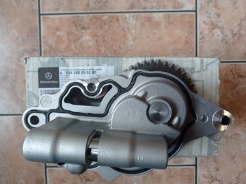 Pompa oleju Mercedes Atego 967 Motor 933-934-934180090180