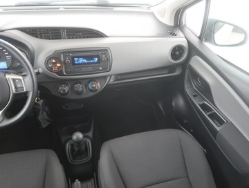 Toyota Yaris III Hatchback 5d Facelifting 2017 1.0 VVT-i 72KM 2019 Toyota Yaris 1.0 VVT-i, Salon Polska, Serwis ASO, zdjęcie 7