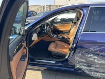 BMW Seria 5 F10-F11 Touring Facelifting 520d 190KM 2017 BMW 530 Luxury Line Xdrive Skóra Kamera Harman, zdjęcie 4
