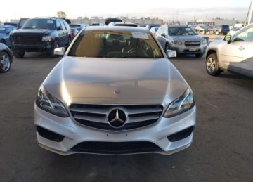 Mercedes Klasa E W212 Limuzyna Facelifting 350 306KM 2014 Mercedes-Benz Klasa E 2014r., E 350, 3.5L, od ubezpieczalni 3.5 Benzyna, zdjęcie 4