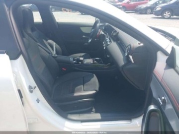 Mercedes CLA C118/X118 2022 Mercedes-Benz CLA 35 AMG 4Matic 2022 2.0l 2.0 Benzyna 302KM, zdjęcie 9