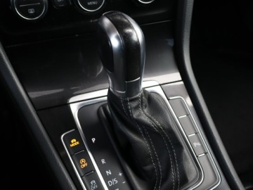 Volkswagen Golf VII GTD Variant Facelifting 2.0 TDI-CR BMT 184KM 2017 VW Golf 2.0 TDI GTD, 181 KM, Automat, Navi, Xenon, zdjęcie 17