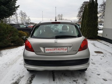 Peugeot 207 Hatchback 5d 1.4 16V 88KM 2007 Peugeot 207 1.4 16V 88KM Klimatyzacja Isofix, zdjęcie 6