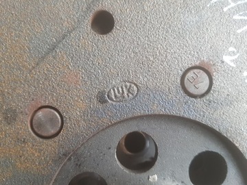 AUDI A4 B7 2.0 B ALT KOLO DVOUHMOTNÉ MULTITRONIC